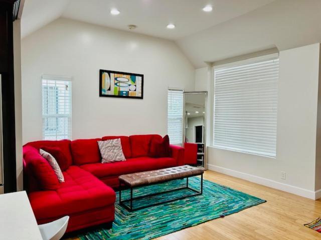 Gated Contemporary 3 Bedroom - 2 Bathroom Home In South La Plus Parking Los Angeles Bagian luar foto