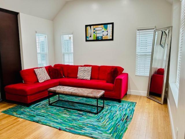 Gated Contemporary 3 Bedroom - 2 Bathroom Home In South La Plus Parking Los Angeles Bagian luar foto